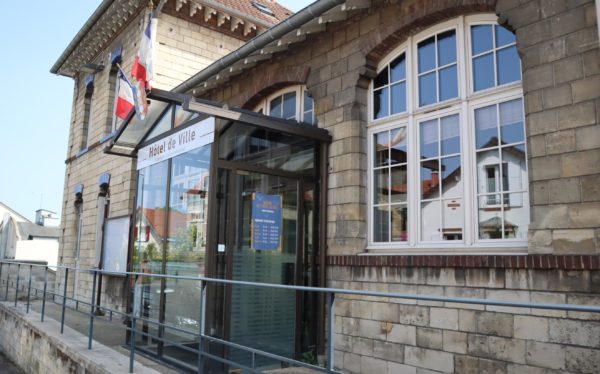 La transformation de l’hôtel de Ville a démarré