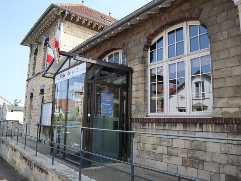 La transformation de l’hôtel de Ville a démarré