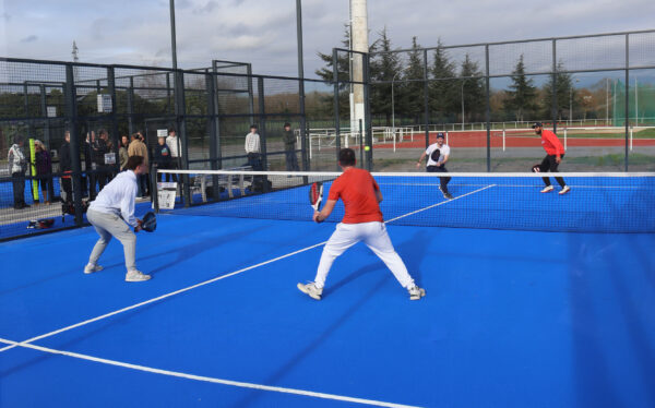 Les pistes de padel débarquent en ville !