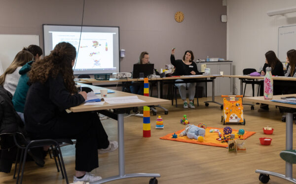 Baby-sitting : un stage gratuit pour les 16-25 ans